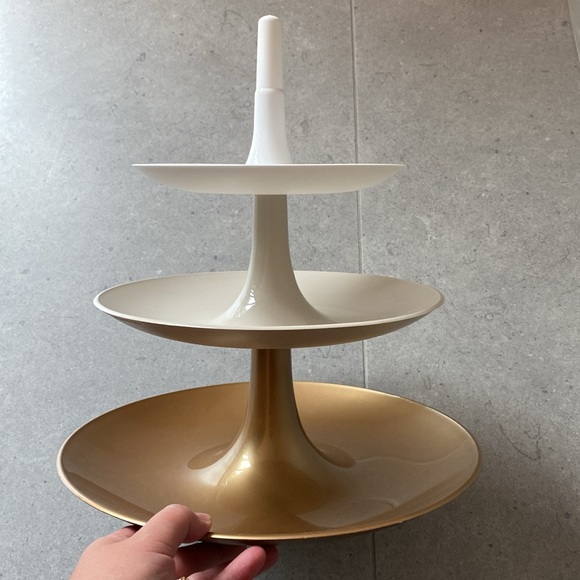 NWOT KOZIOL BABELL LIGHTWEIGHT 3-TIER PLASTIC TRAY GOLD BEIGE AND WHITE - Picture 6 of 8
